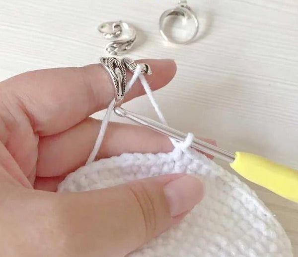 Adjustable Crochet Loop Ring Knitting Aid