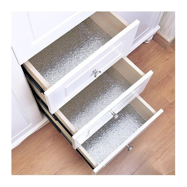 Self-adhesive kitchen foil against oil & grease splashes